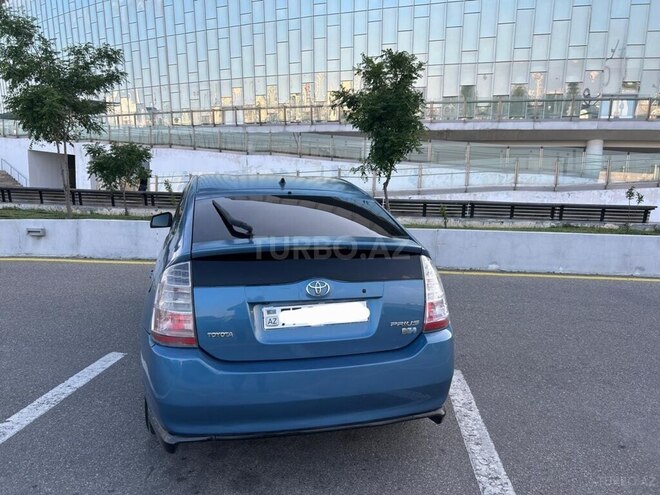 Toyota Prius-2