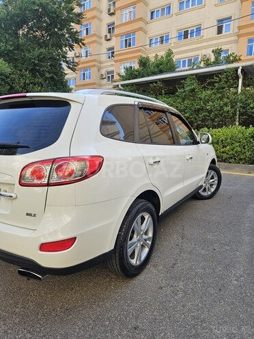 Hyundai Santa Fe-5