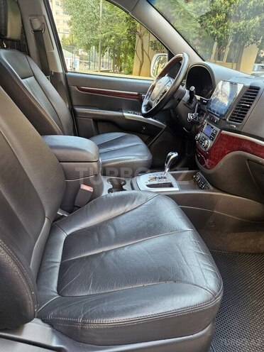 Hyundai Santa Fe-10