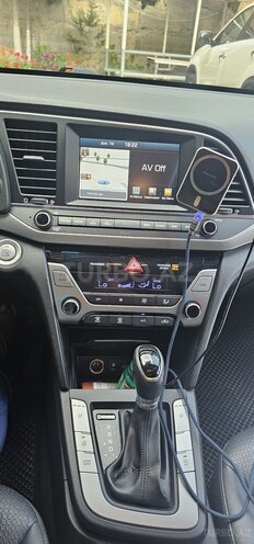 Hyundai Avante-7