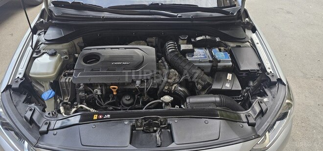 Hyundai Avante-12