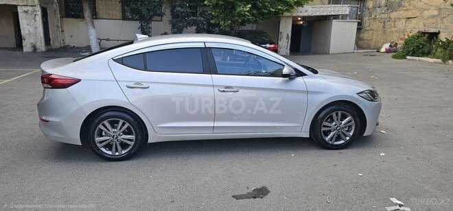 Hyundai Avante-5