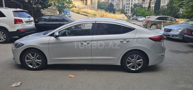 Hyundai Avante-6