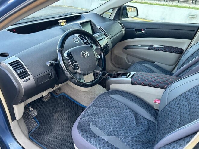 Toyota Prius-7