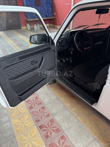 LADA (VAZ) Niva-8
