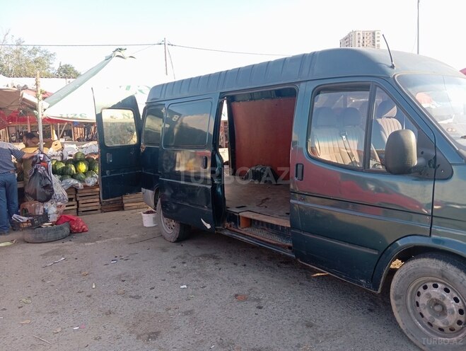 Ford Transit-5