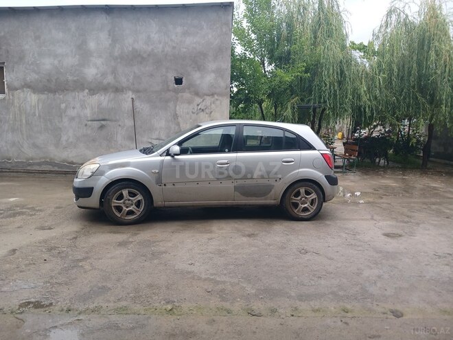 Kia Rio-2