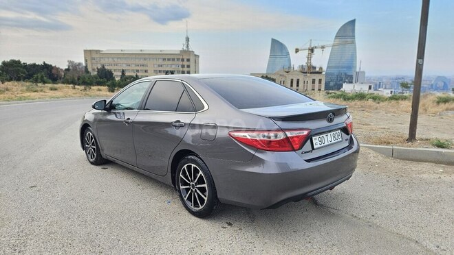 Toyota Camry-7