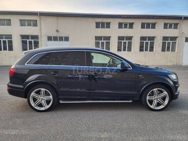 Audi Q7-3