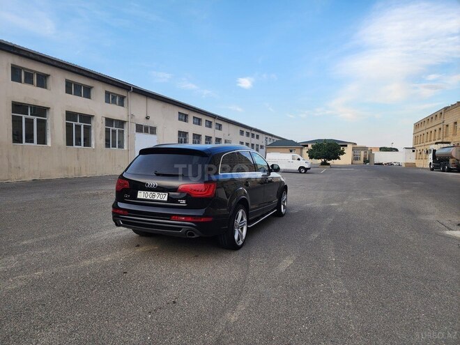 Audi Q7-5