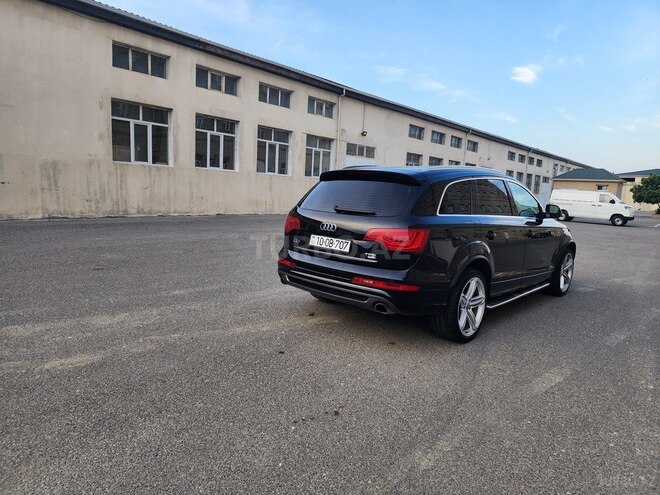 Audi Q7-6