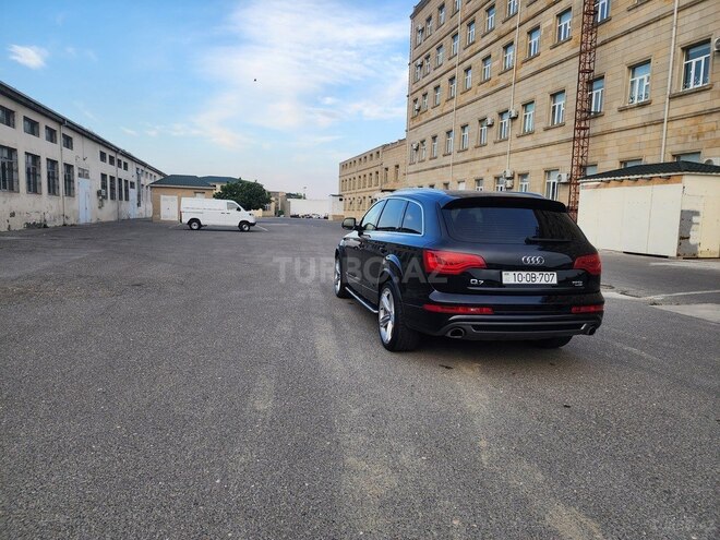 Audi Q7-9