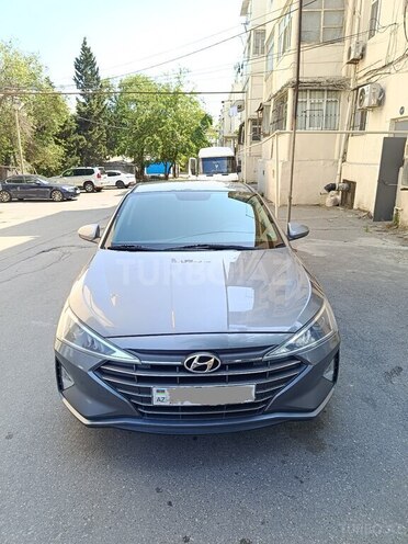 Hyundai Elantra-1