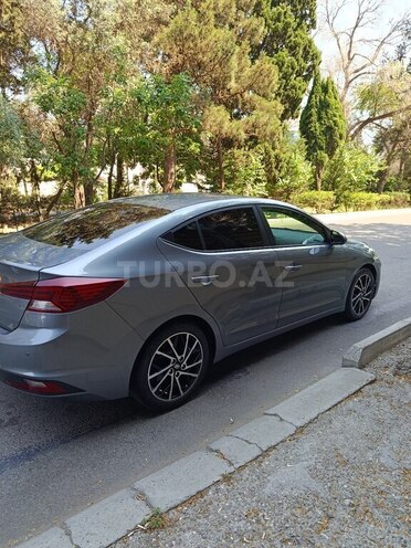 Hyundai Elantra-3