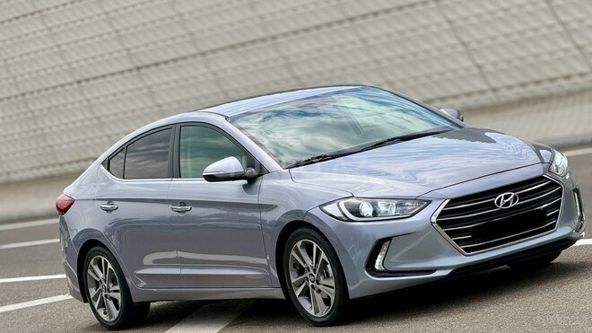 Hyundai Elantra-1