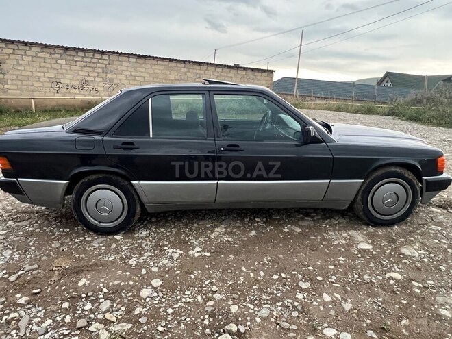 Mercedes 190-4