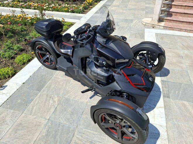 Can-Am Spyder RT-4