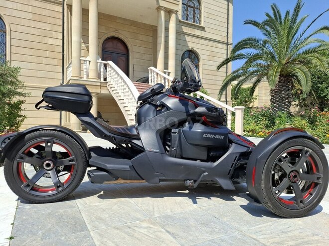 Can-Am Spyder RT-5