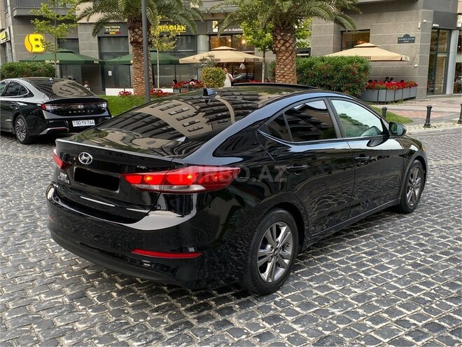 Hyundai Elantra-5