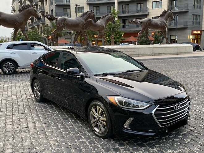 Hyundai Elantra-4