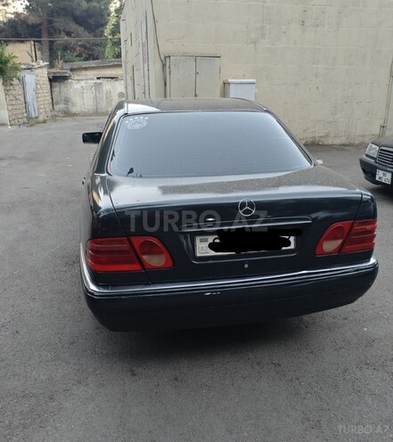Mercedes E 240-2