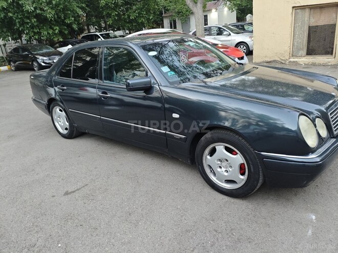 Mercedes E 240-6