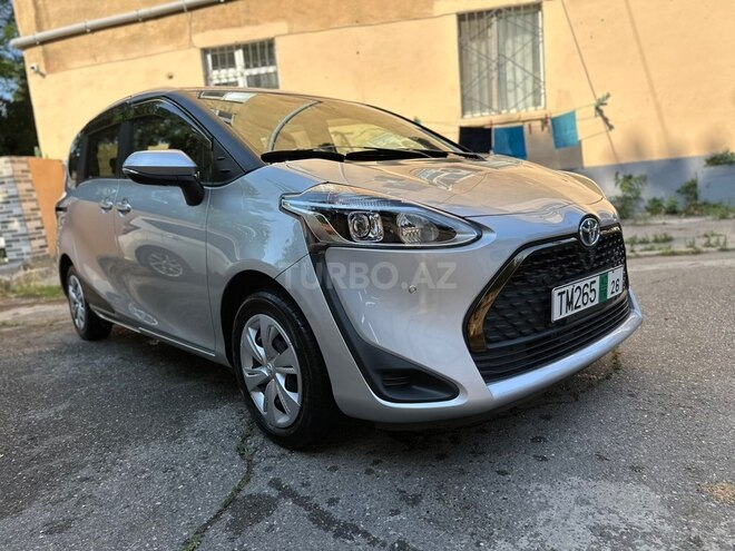 Toyota Sienta-7
