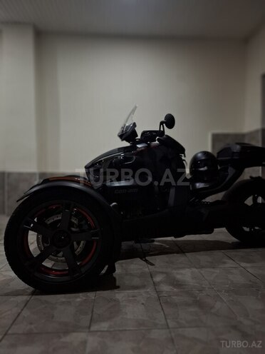 Can-Am Spyder RT-8