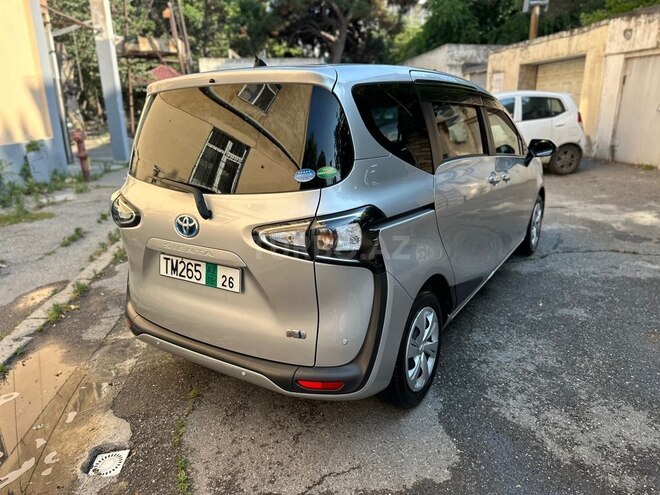 Toyota Sienta-6