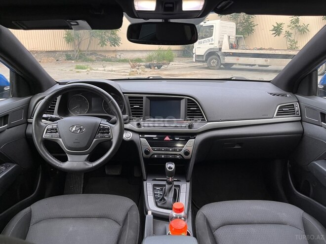 Hyundai Elantra-8