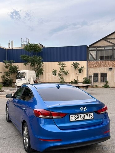 Hyundai Elantra-5