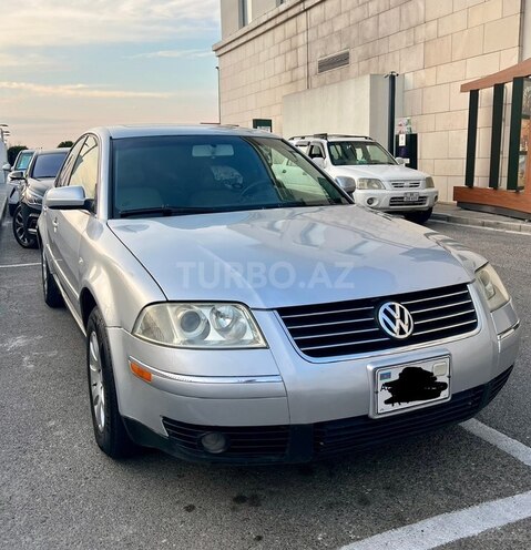 Volkswagen Passat-1