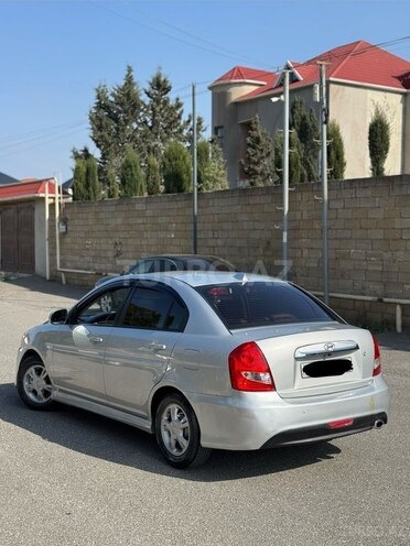 Hyundai Accent-5