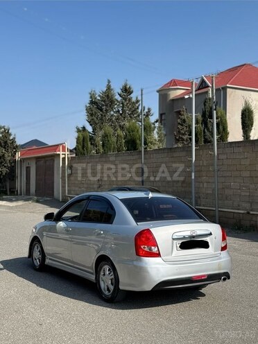 Hyundai Accent-7