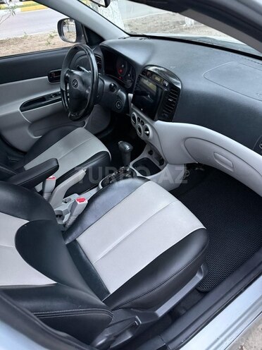 Hyundai Accent-9