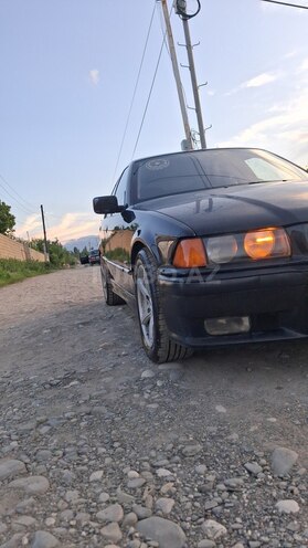 BMW 318-2
