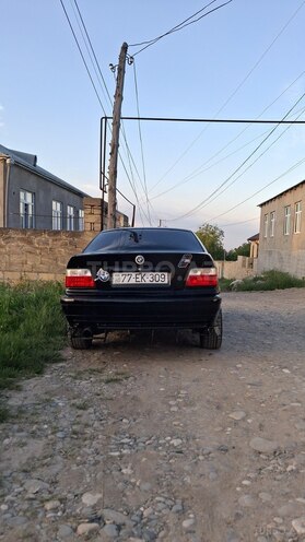 BMW 318-8