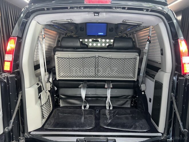 Chevrolet Express-11