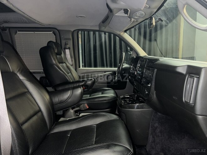 Chevrolet Express-15