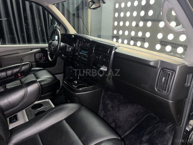 Chevrolet Express-14
