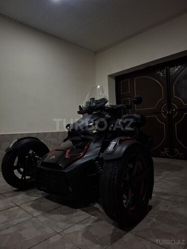 Can-Am Spyder RT-9
