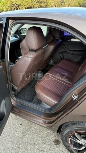 Skoda Rapid-10