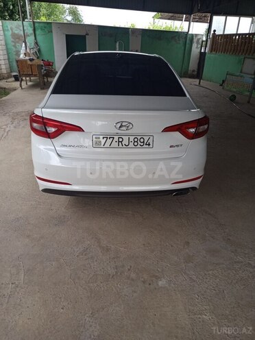 Hyundai Sonata-2