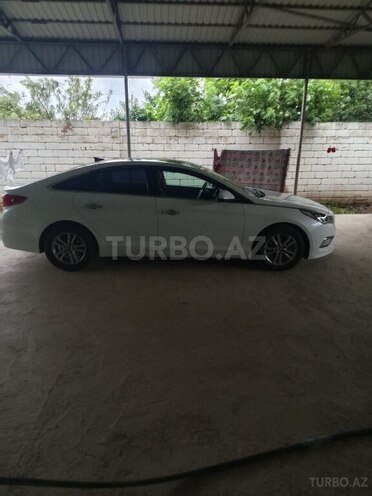 Hyundai Sonata-4