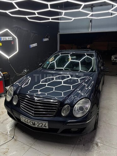 Mercedes E 270-4