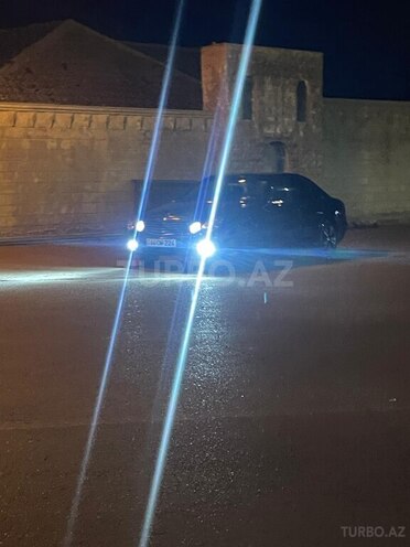 Mercedes E 270-8