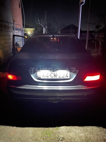 Mercedes E 270-12