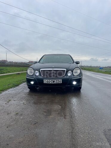 Mercedes E 270-11