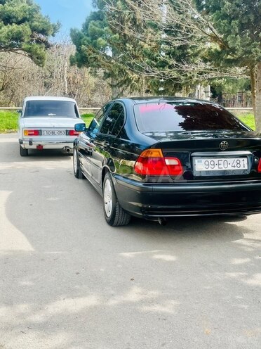 BMW 318-2