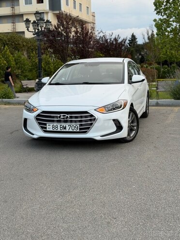 Hyundai Elantra-1